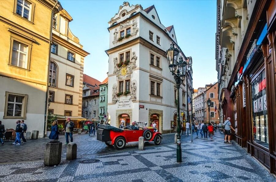 Prague: Highlights of Prague Private Half-Day Tour by Car - The guide can make or break the experience