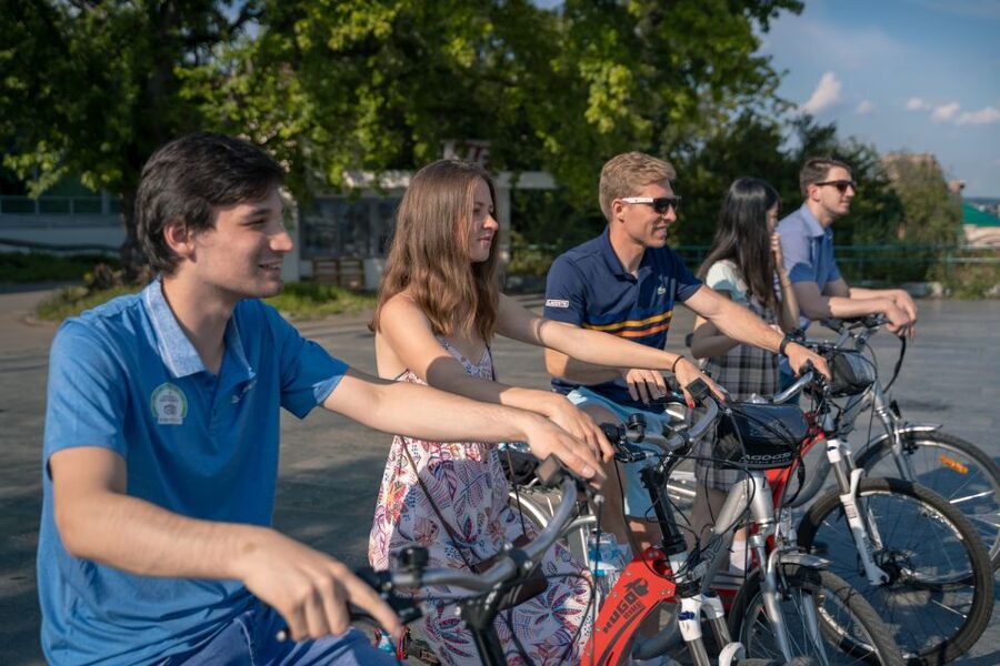 Prague Highlights: Segway & E-Scooter Tour with Taxi Pick-Up - What is included, and what still costs extra