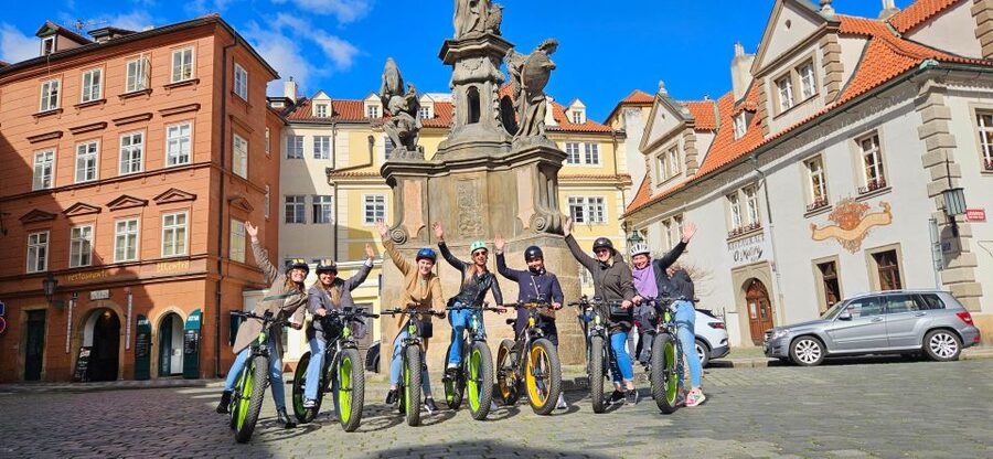 Prague: Highlights Tour on e-Scooter or eBike - Along the Vltava to Charles Bridge