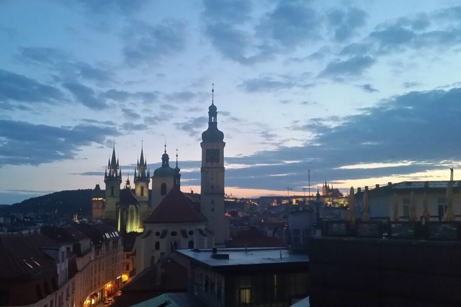 Prague: Historic City Center Bus Tour with Top Sights - A short Castle District break