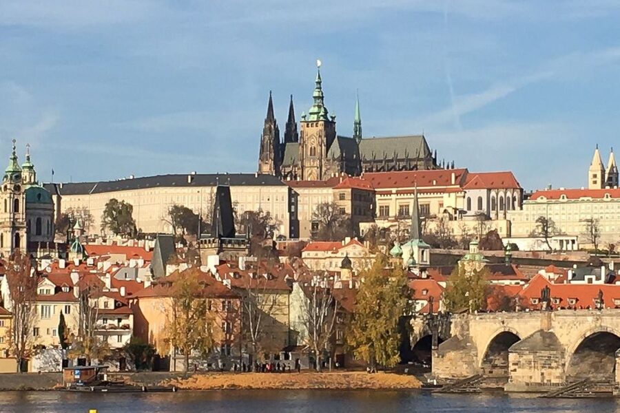Prague: Historic City Center Bus Tour with Top Sights - Lesser Town and the Dancing House