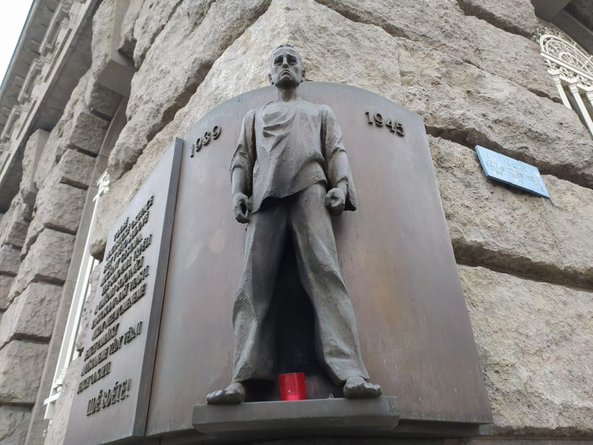 Prague: Historical Walking Tour with Focus on World War 2 - Starting beneath the archway at Skautský Institut