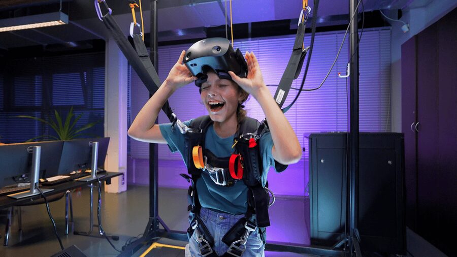 Prague: Hurricane Factory Parachute Jump VR Simulator - How long the visit takes