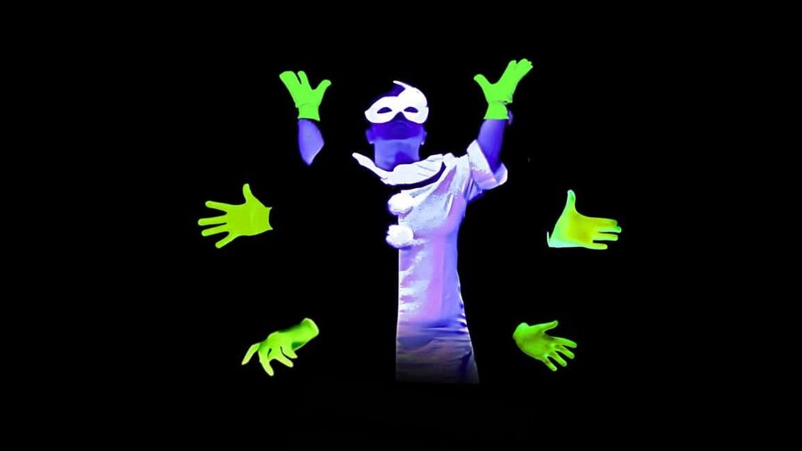 Prague: Images of Love Black Light Theatre Show - Key points to know before booking