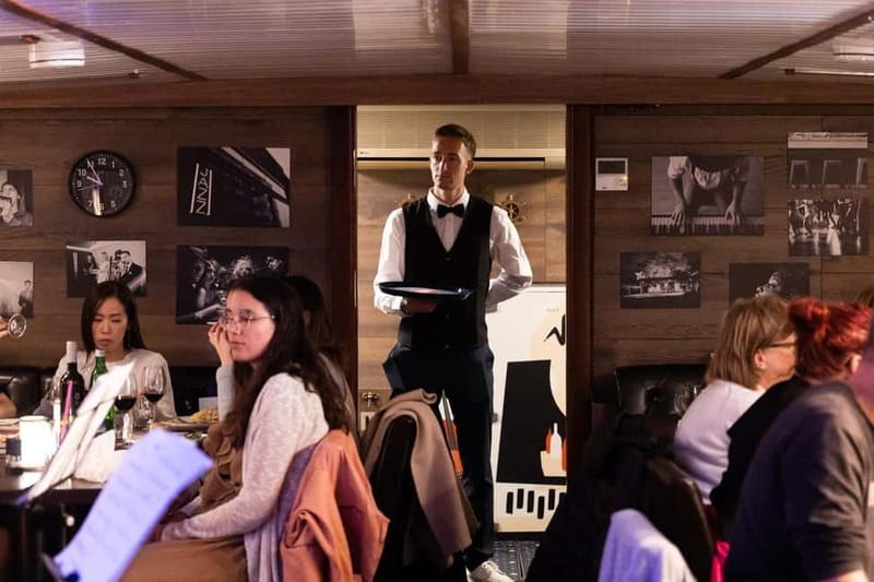 Prague: Jazz Boat Cruise with Live Concert and Optional Meal - What the three-course dinner is like