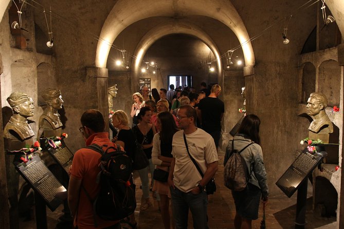 Prague Jewish Quarter and WW2 Private Tour - Finishing Near the Dancing House