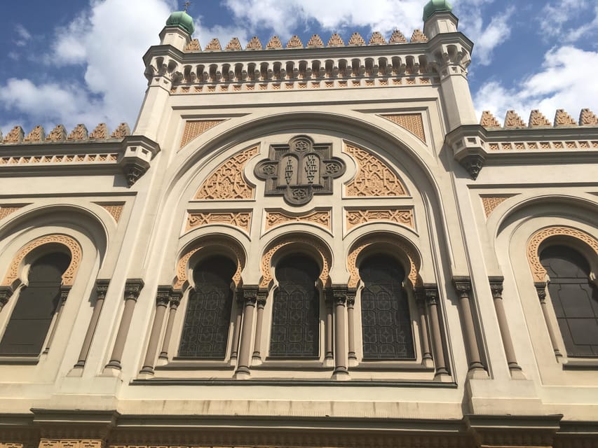 Prague: Jewish Quarter Half-Day Private Walking Tour - The Old Jewish Cemetery, layer upon layer