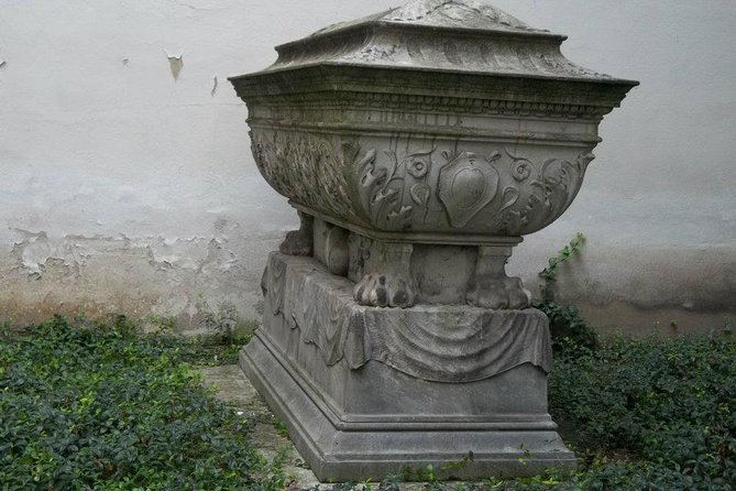 Prague Jewish Quarter Private Half-Day Walking Tour - What this four-hour walk is really about