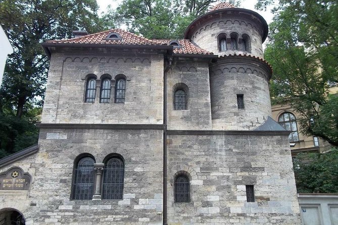 Prague Jewish Quarter Private Half-Day Walking Tour - The Old Jewish Cemetery and its crowded layers