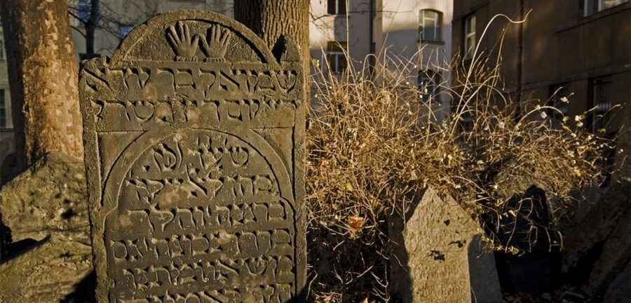 Prague Jewish Quarter Tour in French with Monuments Entrance - Who will get the most from this tour