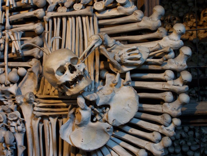 Prague: Kutná Hora, St Barbara's Cathedral and Bone Church - St Barbara’s Cathedral and the grander side of Kutná Hora