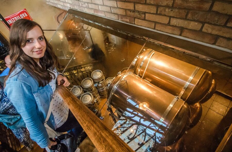 Prague: Legendary Beer Tour with Dinner - What the guiding adds to the beer