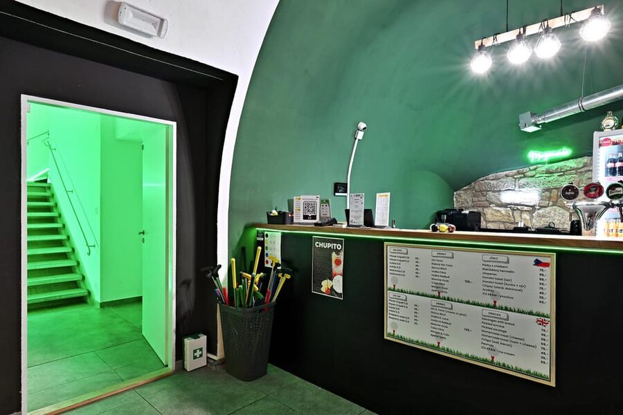 Prague: Mazemania Miniature Golf Experience - What the High Rating Tells You