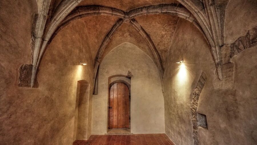 Prague: Medieval Underground Guided Tour - Meeting at the Old Town Hall