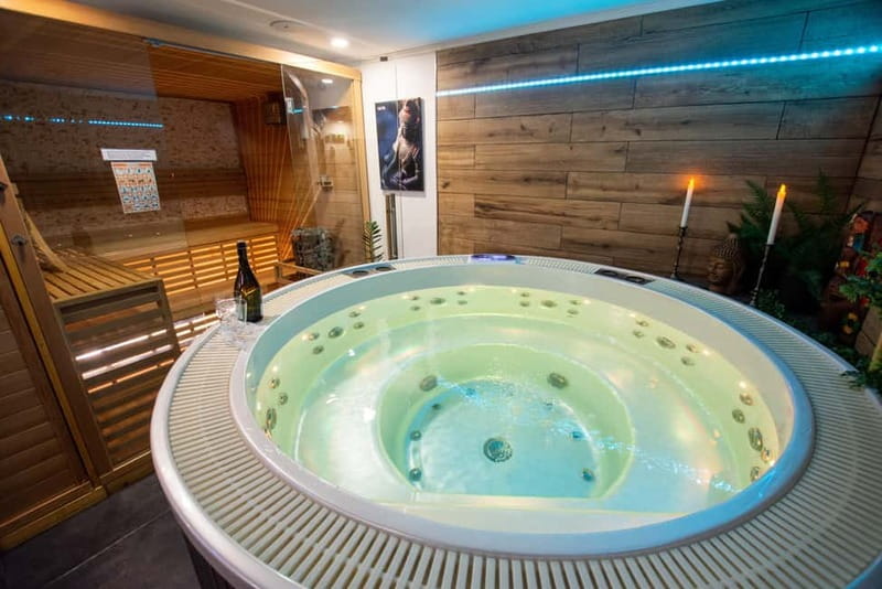 Prague: Modern Private Spa with Jacuzzi and Sauna - Why this private spa works well in Prague