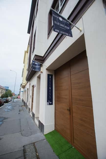 Prague: Modern Private Spa with Jacuzzi and Sauna - The included touches make the price easier to judge
