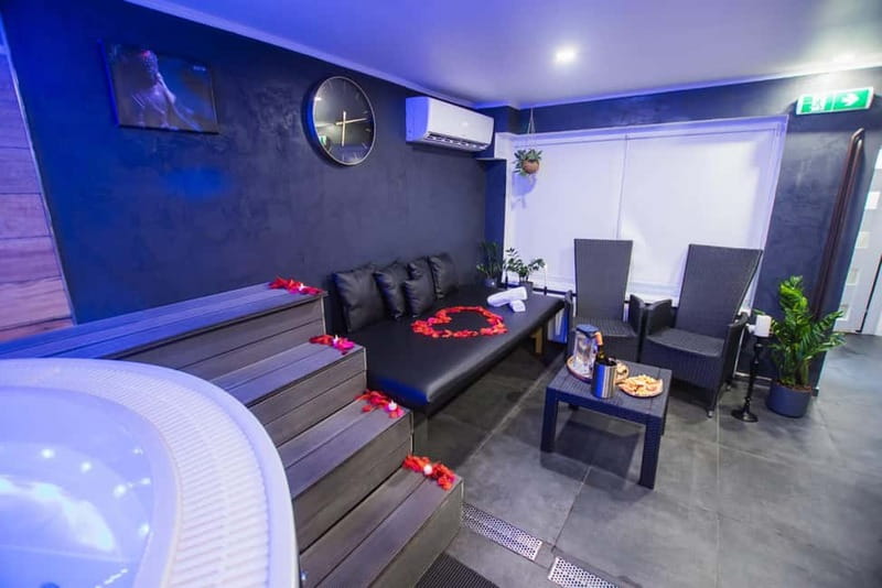 Prague: Modern Private Spa with Jacuzzi and Sauna - Picking between the two Prague 6 venues