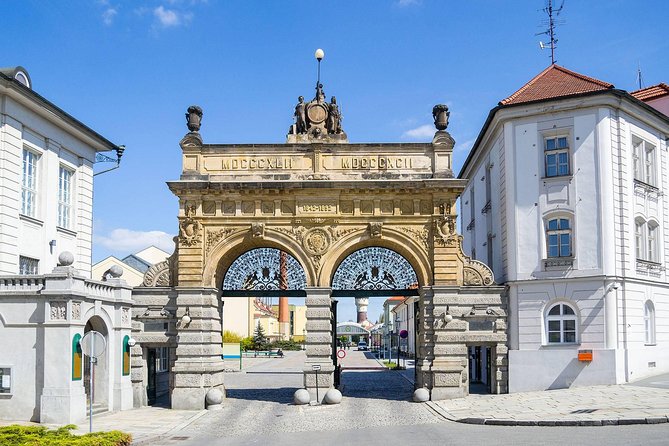 Prague-Munich One-Way Sightseeing Day Tour - Is $326.53 per person a fair price?