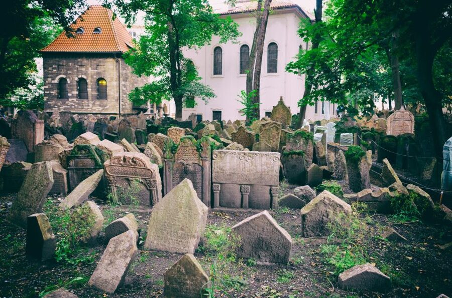 Prague Old Jewish Quarter and Spanish Synagogue Private Tour - Who should choose each tour length?