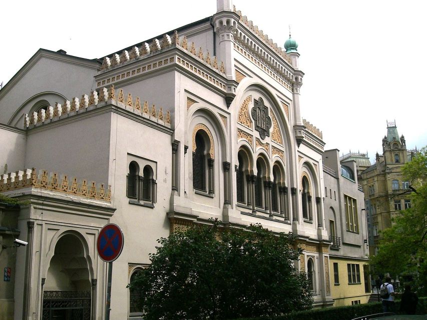 Prague: Old, New, and Jewish Towns Guided Walking Tour - Key points to know before you go