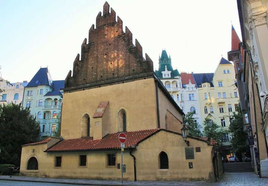 Prague: Old, New, and Jewish Towns Guided Walking Tour - Jewish Town: Memory, architecture, and careful context