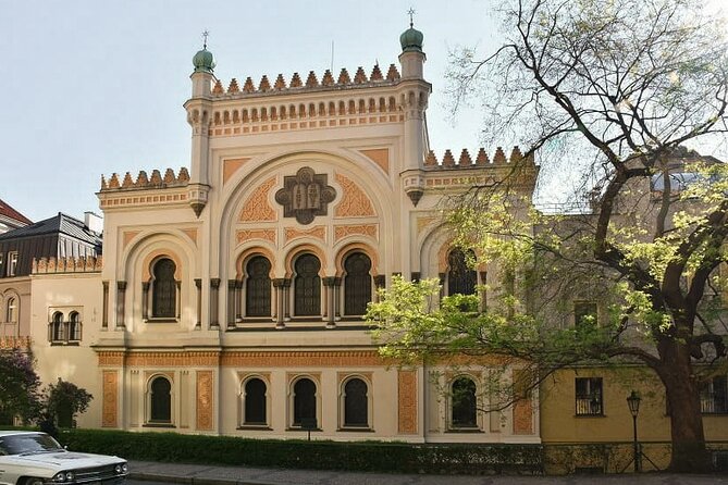 Prague Old Town and Jewish Quarter 90 minutes Guided Tour - Jewish Quarter streets and stories beyond the guidebook