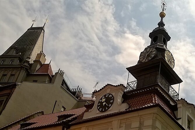 Prague Old Town and Jewish Quarter 90 minutes Guided Tour - What the 90-minute length really gives you
