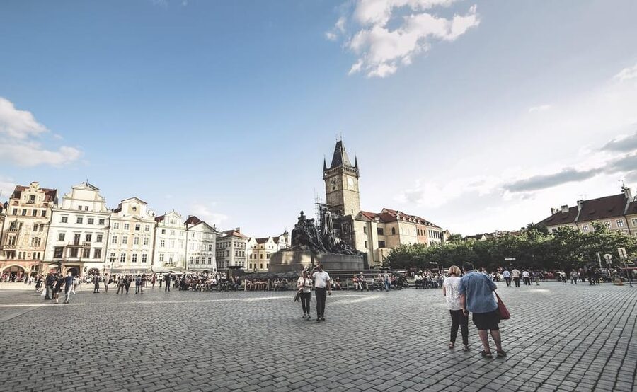 Prague: Old Town and Jewish Quarter Guided Walking Tour - The Old Jewish Cemetery provides the strongest final moment