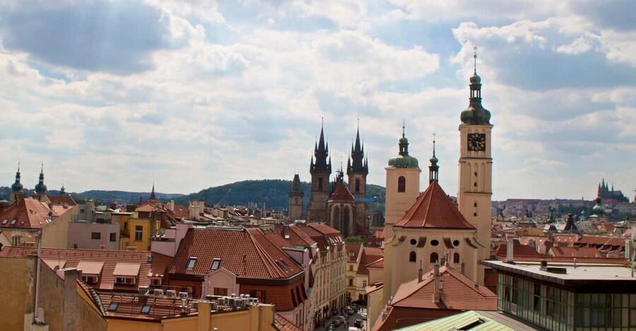 Prague: Old Town and Jewish Quarter Guided Walking Tour - Timing, comfort, and meeting-point advice