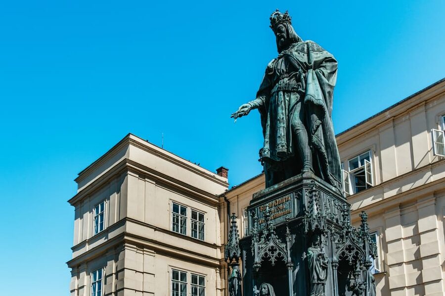 Prague: Old Town, Astronomical Clock and Underground Tour - Medieval passages beneath the Old Town Hall