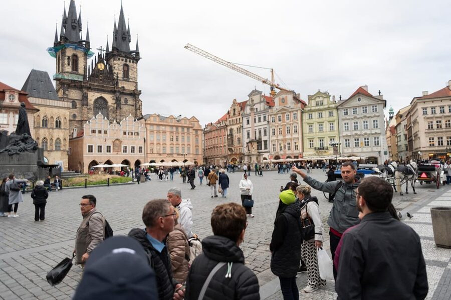 Prague: Old Town, Jewish Quarter & Astro Clock Walking Tour - Guide quality and language choices
