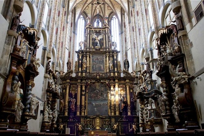Prague Old Town New Town and Jewish Quarter Morning Tour - Entering the Jewish Quarter