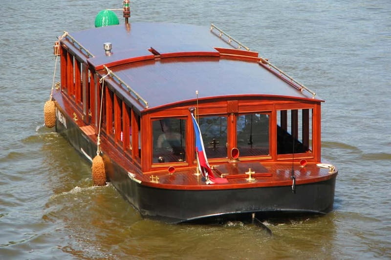 Prague: Old Town, Prague Castle & River Cruise Day Tour - Charles Bridge gives you Prague’s grand opening scene