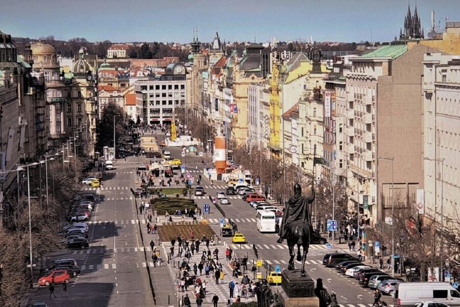 Prague: Old Town Tour & National Museum Skip-the-Line Ticket - A short walk with a useful finish
