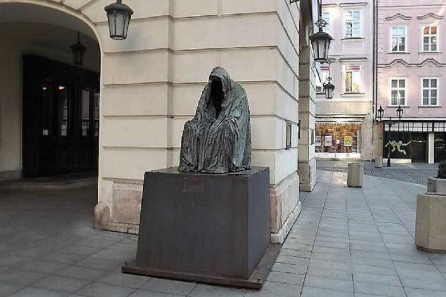 Prague: Old Town Tour & National Museum Skip-the-Line Ticket - New Town: a different side of central Prague