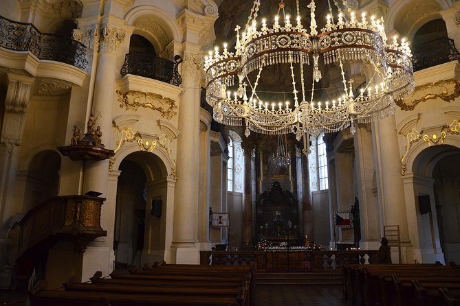 Prague Old Town Tour with a Classical Concert - Old Town Square and the clock’s medieval setting