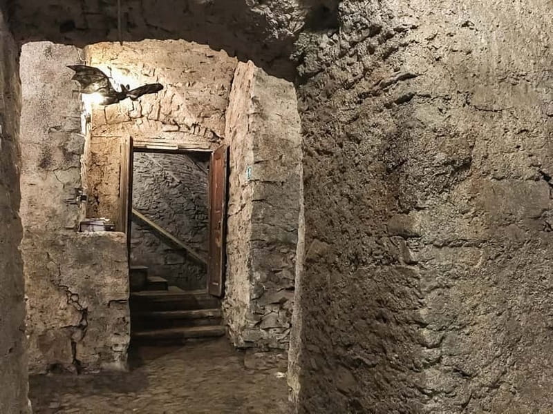 Prague: Oldtown, Medieval Underground & Dungeon History Tour - The alchemy laboratory and Prague’s Golem legend