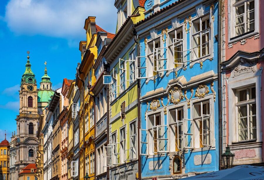 Prague: One Prague Tour with Local Food & Beer - Why the guides receive so much praise