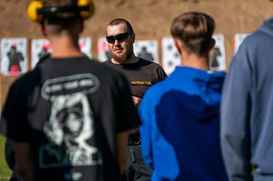 Prague: Outdoor Shooting Experience with up to 10 Guns - Why the instructors matter for beginners