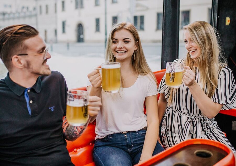 Prague: Party Beer Bus - The Main Prague Drive and the 15-Minute Dance Show