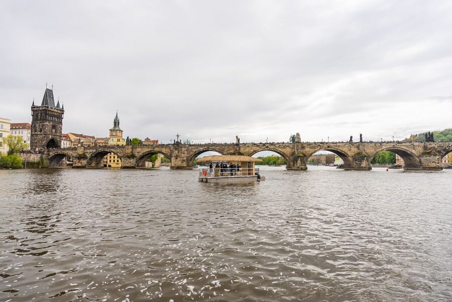 Prague: Party Tiki Boat Sightseeing Cruise with Drinks - Key points to know before booking