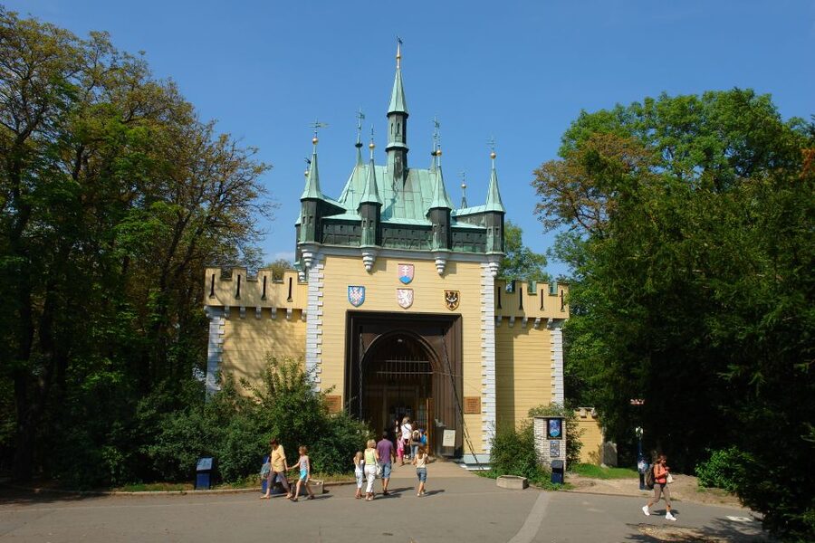 Prague: Petřín Tower and Mirror Maze Entry Ticket - Prague From Above: The Best Reason to Go
