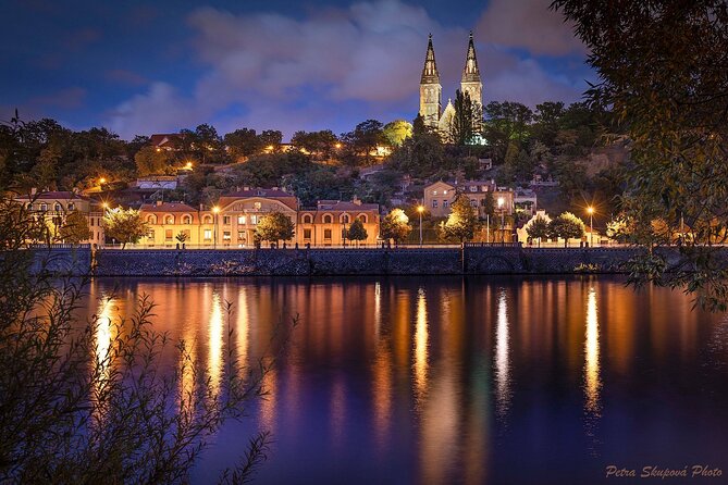 Prague Photoshoot for Couples, Betrothed, Family & Friends - Timing, pickup, and practical details