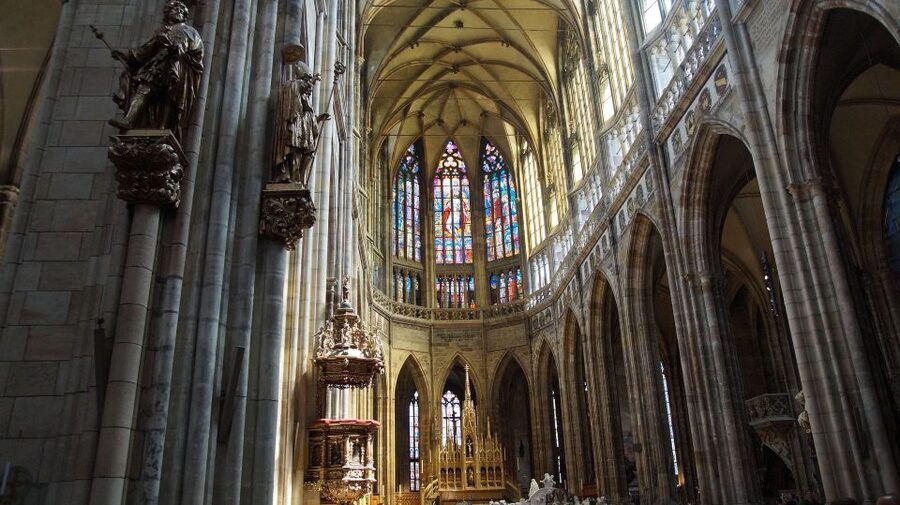 Prague: Prague Castle and Little Quarter Guided Walking Tour - Choosing the castle interiors