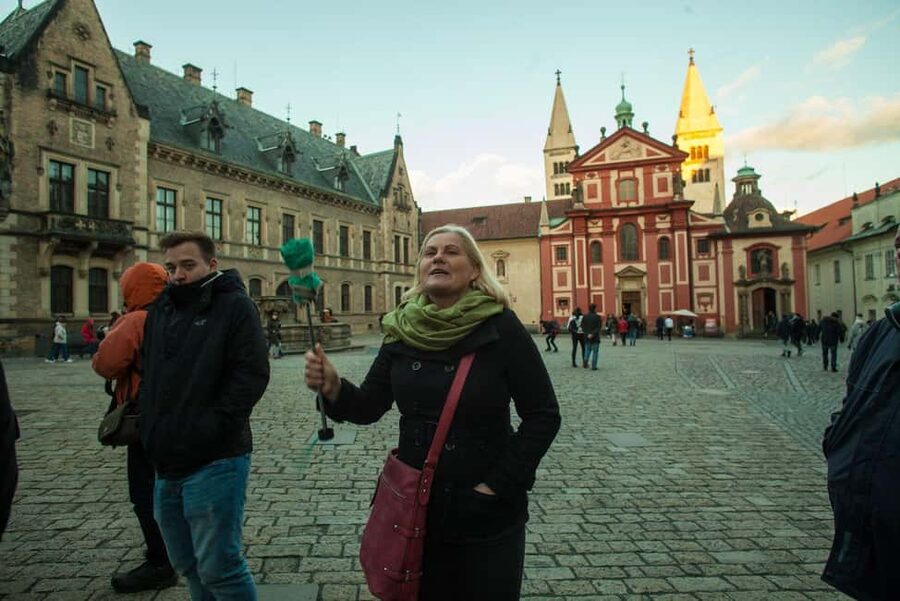 Prague: Prague Castle & Charles Bridge – guided tour in German - What $19 buys you