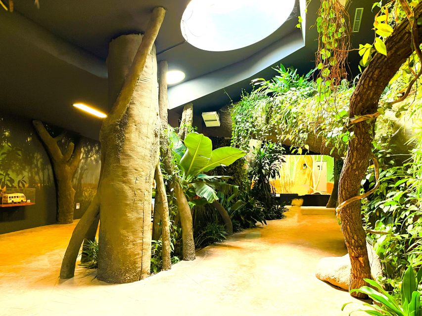 Prague: Prague Zoo Audio Guide with E-Ticket - Using the two maps without getting turned around