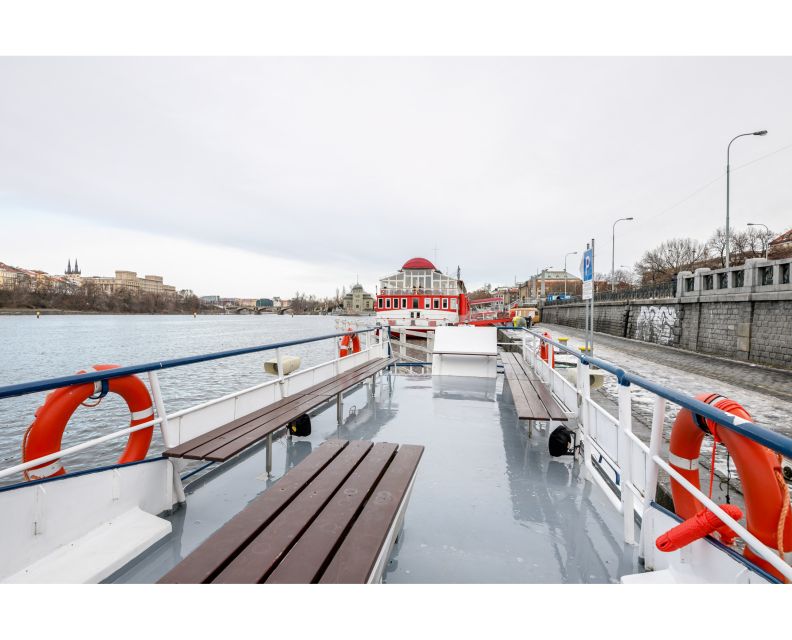 Prague: Private Beer Boat Cruise with Unlimited Beer - Who should book this private boat?