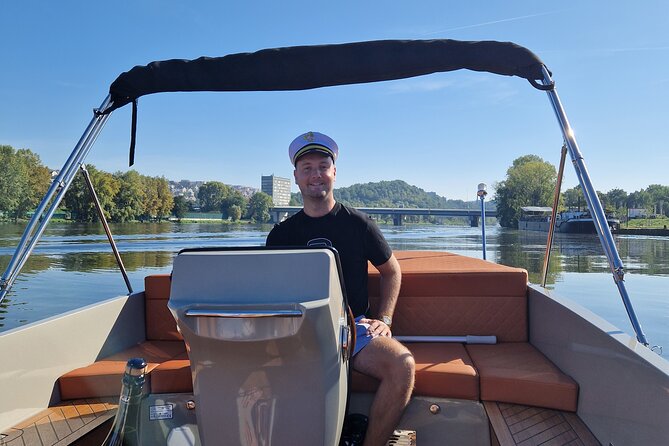 Prague Private Boat Tour - A captain-guide instead of a recorded tour