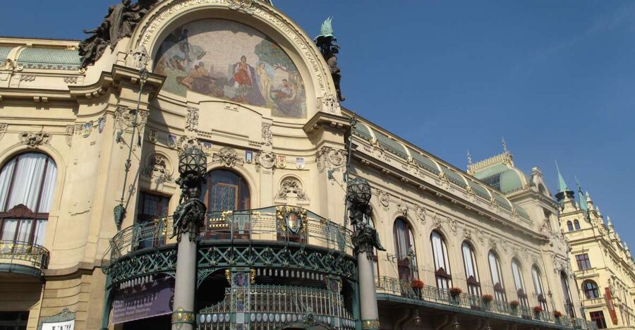 Prague: Private Cubism & Art Nouveau Walking Tour - Seeing Cubism where you least expect it