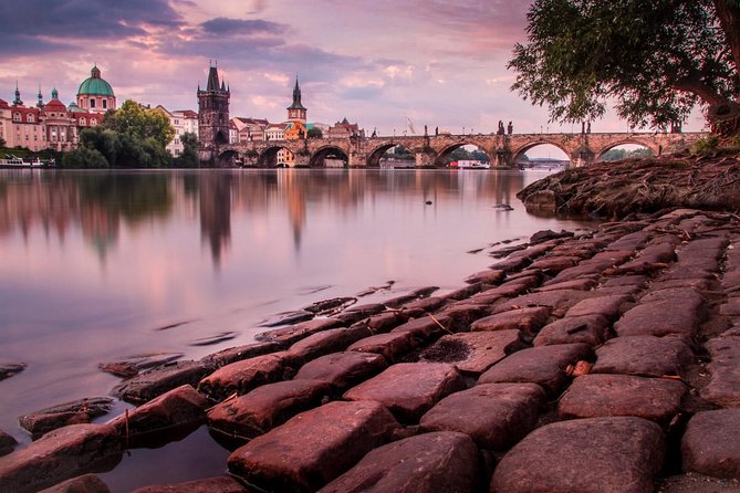 Prague Private Photo Tour for Photography Enthusiasts - Kampa Park and the final walk to Charles Bridge